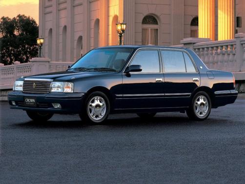 Toyota Crown с аукциона Японии