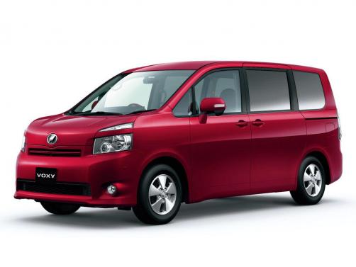Toyota Voxy с аукциона Японии