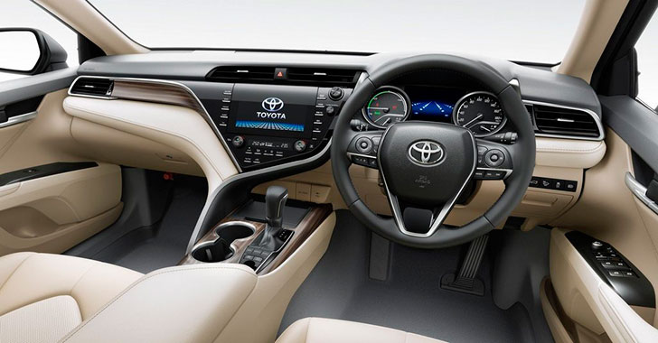 Фото салона Toyota Camry 9 поколения